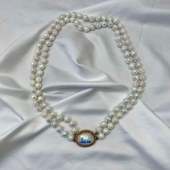 Early 2000's Shimmery Iridescent Double Strand Faux Pearl Brooch Pin Necklace - Picture 4 of 5